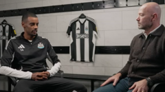 ‘He is a world-class assassin’ – Shearer meets Isak